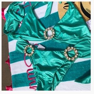 Beach Bunny “Show and Tell” Bikini